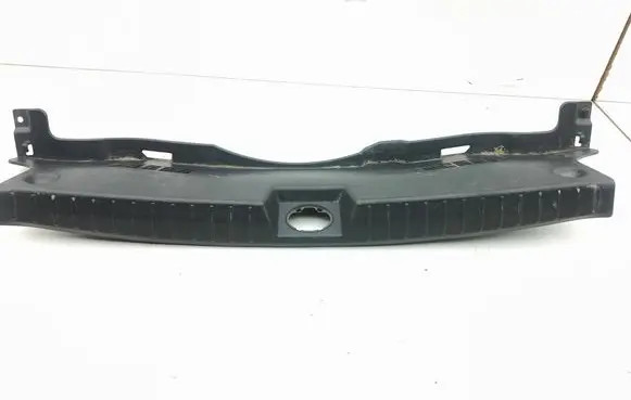 Trunk/boot sill cover protection