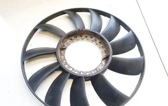 Skoda Superb B5 (3U) Fan impeller 058121301b