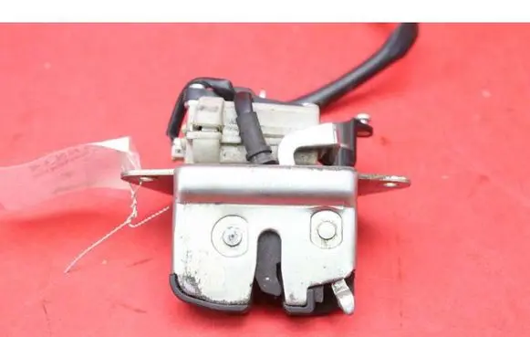 Fiat Linea Tailgate/trunk/boot lock/catch/latch