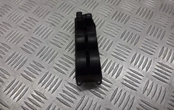 Toyota Avensis Verso Front door window switch trim 84802-05210-B0