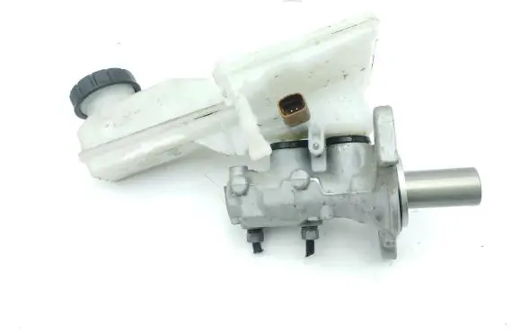 Peugeot 208 Master brake cylinder 06123A028102
