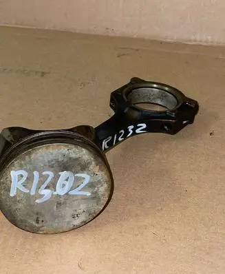 Ford Focus Piston with connecting rod