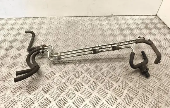 Volkswagen Touran I Fuel line pipe 1K0130307E