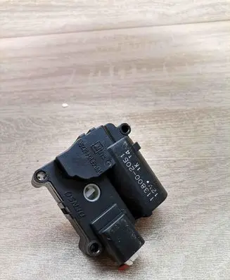 Toyota Avensis Verso Air flap motor/actuator 1138002051