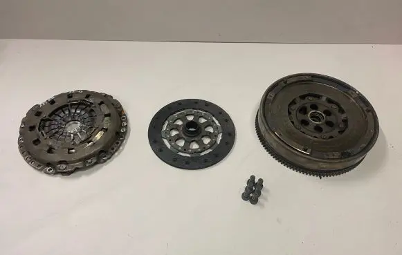 BMW 3 E90 E91 Clutch set kit 7567842