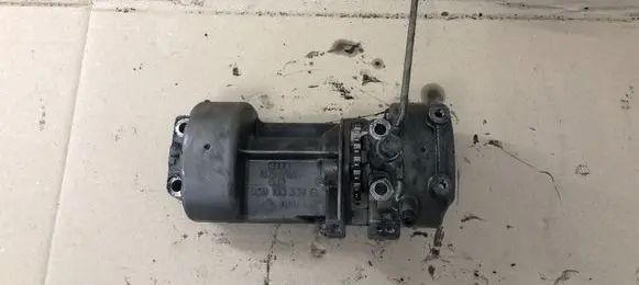 Audi A6 S6 C5 4B Oil pump 059103337B