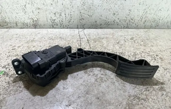 Ford Focus Accelerator throttle pedal 4M519F836AH 6PV00864101