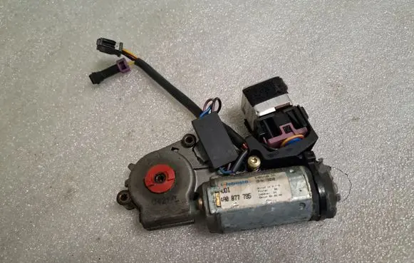 Audi 100 S4 C4 Sunroof motor/actuator 4A0877795