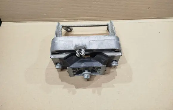Renault Master III Engine mount bracket 12225095R