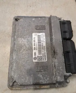 Audi A3 S3 8P Engine control unit/module 06A906033EJ 5WP40265