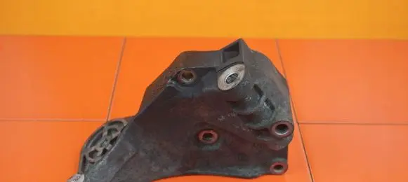 Iveco Massif Engine mounting bracket 504115732 F1CE0481F