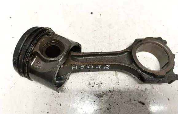 Ford Mondeo Mk III Piston with connecting rod 246558