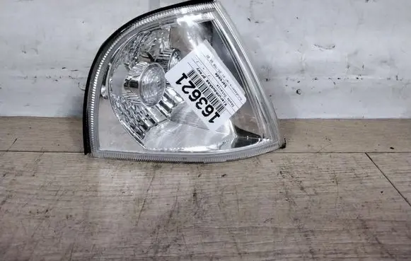 Skoda Fabia Mk1 (6Y) Front indicator light
