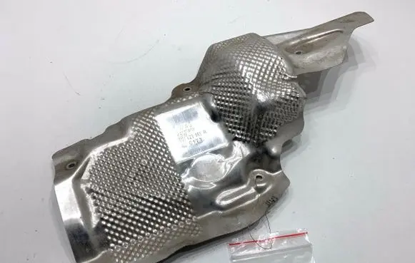 Skoda Superb B8 (3V) Exhaust heat shield 5Q1423981R