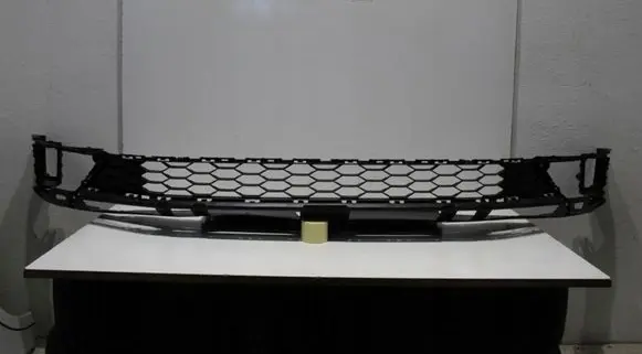 Volkswagen Tiguan Front bumper lip 5NA805903A