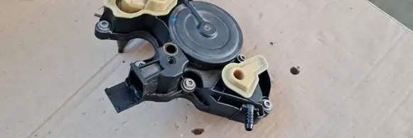 Audi Q5 SQ5 Oil breather separator 06K103495AN