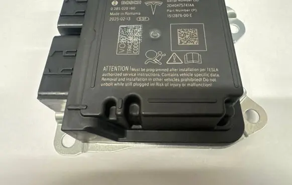 Tesla Model Y Airbag control unit/module 151287600E 0285020160