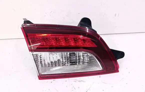 Subaru Outback (BS) Tailgate rear/tail lights 946073