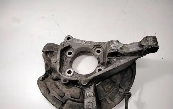 Volvo V70 Front wheel hub 9461944
