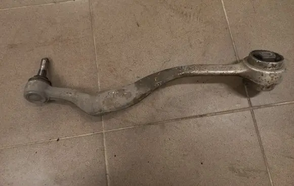 BMW 5 E39 Front lower control arm/wishbone 1141717 1141717L