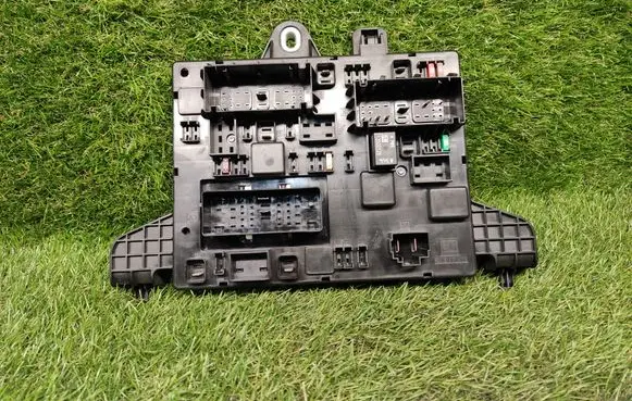 Opel Astra J Power management control unit 13343949