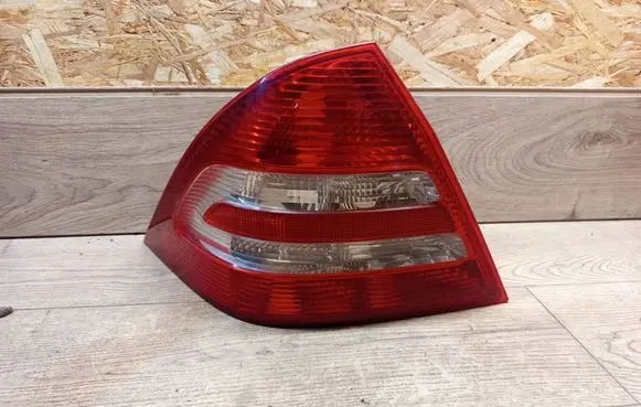 Mercedes-Benz C W203 Rear/tail lights UL03312 25011R020