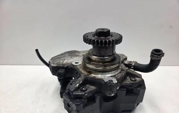 Mercedes-Benz E W212 Fuel injection high pressure pump A6420700801 6420700801 A6420104447