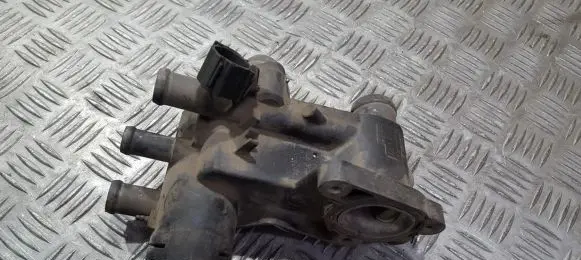 Volkswagen Golf IV Engine coolant pipe/hose 032121111