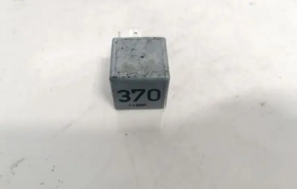 Audi A6 S6 C5 4B Other relay 8d0951253 v23134-j52-x300