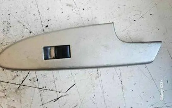 Toyota Urban Cruiser (XP110) Electric window control switch 7423152570