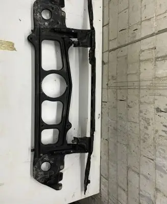 BMW 5 E39 Radiator support slam panel 51718159610 718159610 8159610
