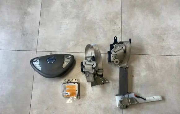 Nissan Leaf I (ZE0) Airbag set 98820