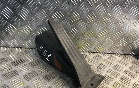 BMW 1 E81 E87 Accelerator throttle pedal 6793742