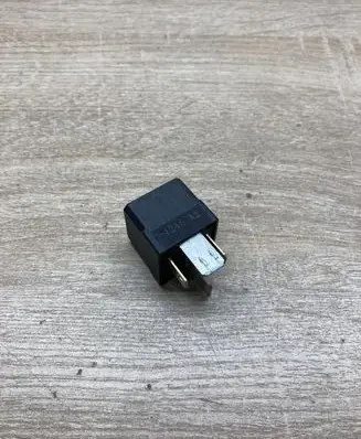 Volkswagen Golf Plus Other relay 7M0951253A 4RA007793