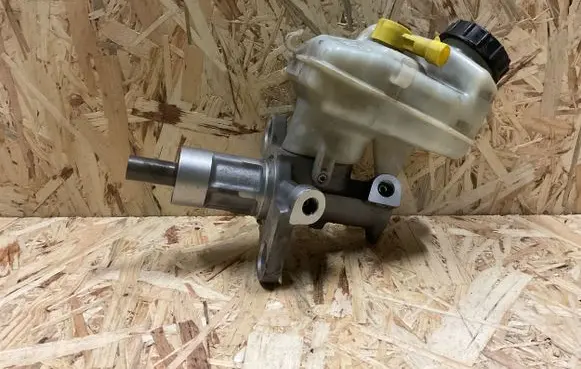 Opel Insignia A Master brake cylinder 03350890231 03350890241