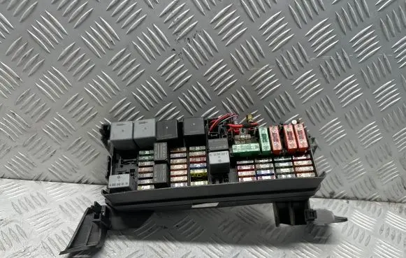 Mercedes-Benz ML W164 Fuse module A1645451740