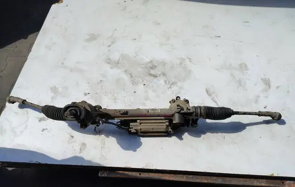Volkswagen Golf VI Steering rack 