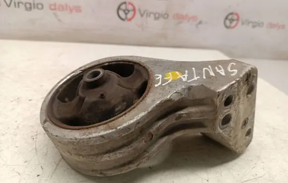 Hyundai Santa Fe Engine mount bracket 21931