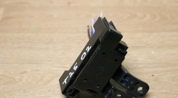 Toyota Avensis T250 Fuse module