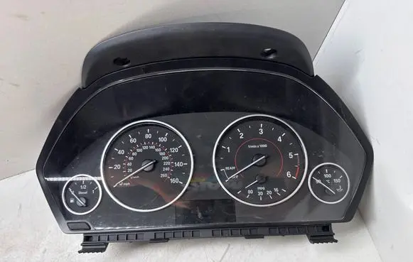 BMW 3 F30 F35 F31 Speedometer (instrument cluster) 9232893 176494 2363557