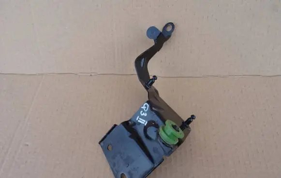Volkswagen Golf VII ABS pump bracket 5Q1614235 1821