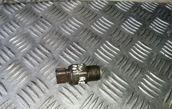 Fuel pressure sensor