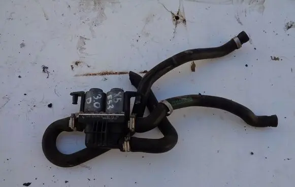 BMW X5 E53 Coolant heater control valve 64128374995