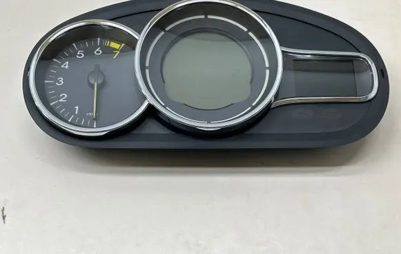 Renault Megane III Speedometer (instrument cluster) 248105367R A2C31196200 AZC5645Z200