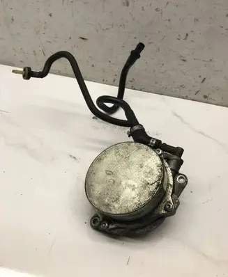 Audi A5 8T 8F Vacuum pump 
