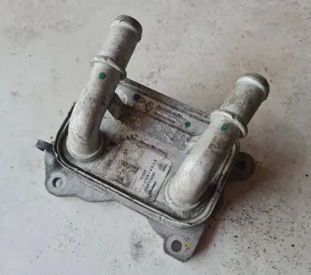 Renault Captur Engine oil radiator 213052032R 269247