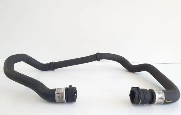 Engine coolant pipe/hose