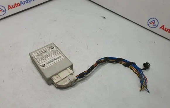 BMW 5 E60 E61 Air suspension control unit module (rear) 6770411 37146770411 6784314
