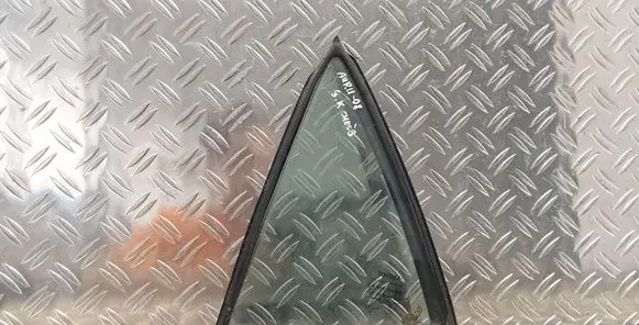 Rear vent window glass