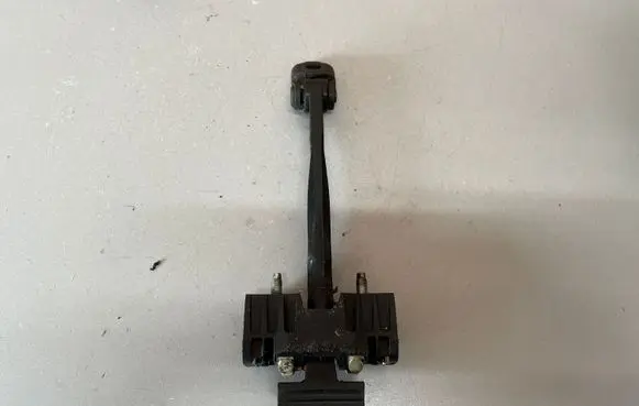 Opel Zafira B Front door check strap stopper